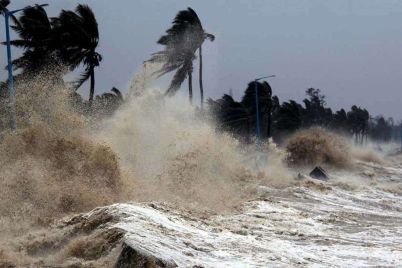1757260-cyclone-alert-ians.jpg