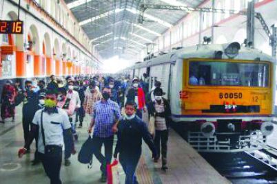 684525-sealdah-station-e1754391326962.jpg