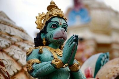 Hanuman-and-Bhakti-Yoga-The-Path-of-Devotion-and-Divine-Love-e1766465934252.jpg