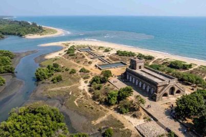Hukitola-Island.jpg