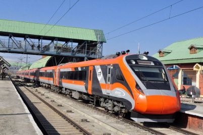 Kashmir-Vande-Bharat-Train.jpg